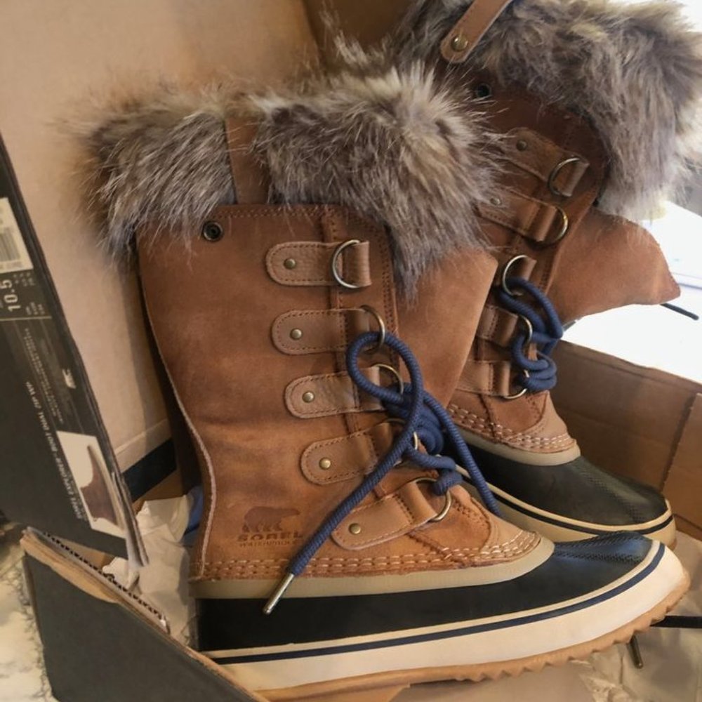 NWT - Sorel Joan of Arctic snowboots - Women's size 5.5